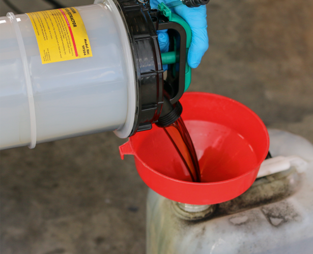 Vacuum Fuel/Fluid Extractor 8L TP204