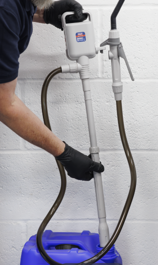 Fluid Transfer Pump with Nozzle (Battery operated - TP81)
